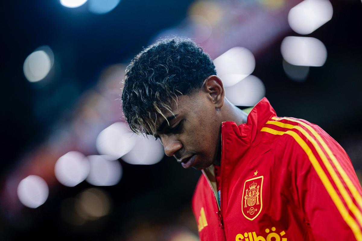 名宿：在我看来莱奥是边锋不是前锋；他配得上米兰10号球衣（名宿：莱奥是边锋非前锋，配得上米兰10号）