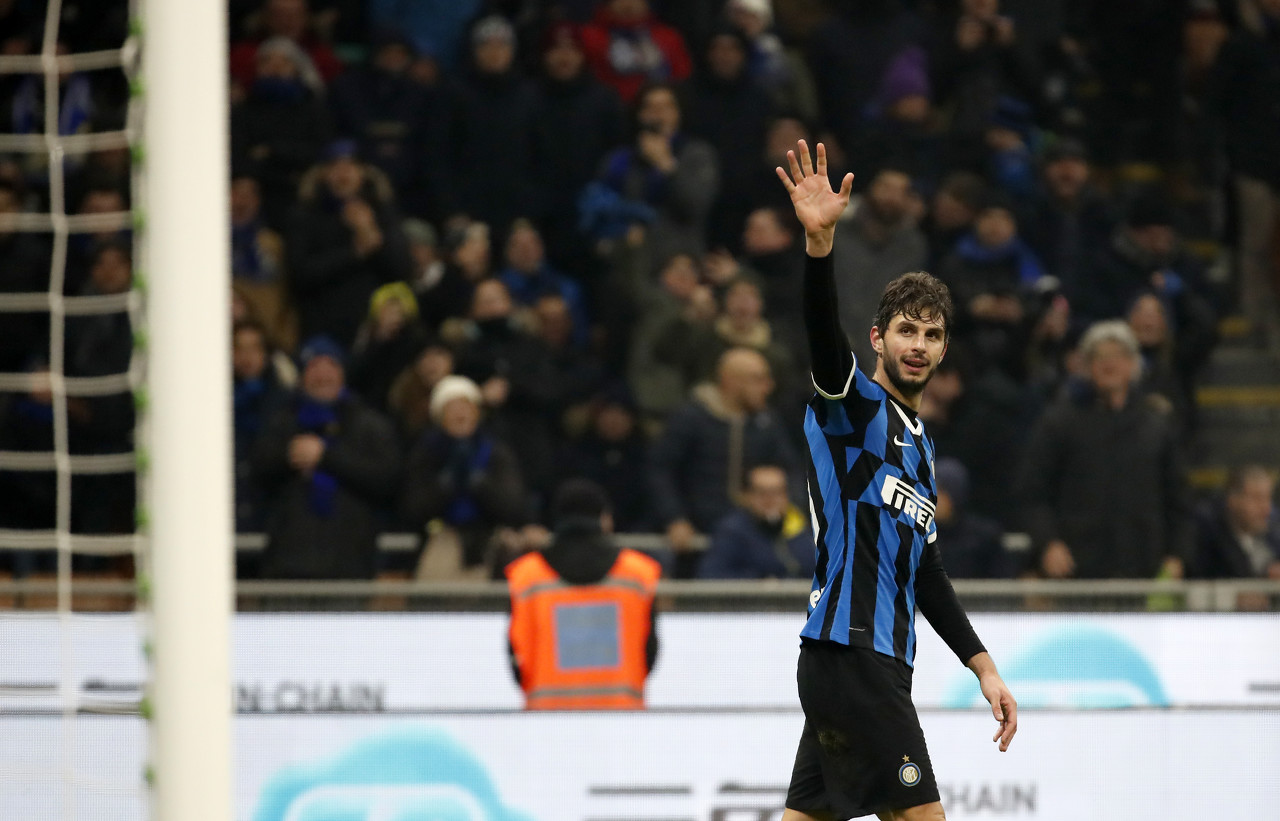 托尼：前锋不应在无意义的跑动上浪费精力，而是更专注于进球（托尼：前锋要减少无效跑动，把精力用在破门得分上）