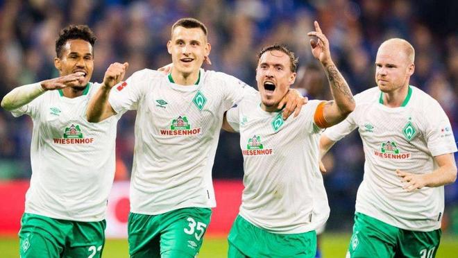 热闻｜达洛特破门，曼联1-1平西汉姆联反超利物浦升英超第八（快讯：达洛特建功，曼联1-1战平西汉姆，力压利物浦升至英超第八）