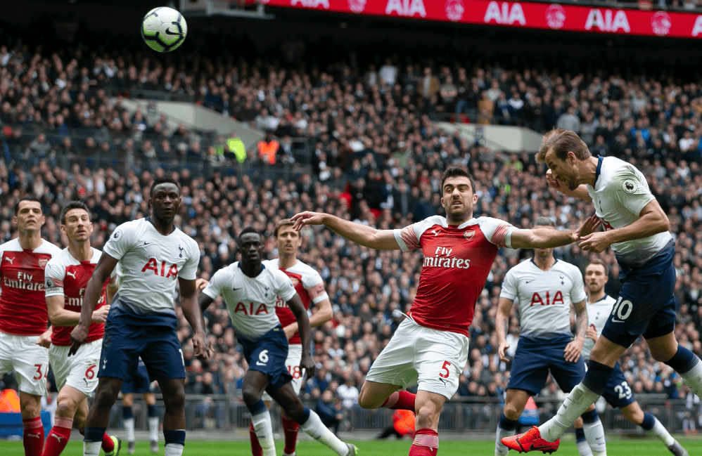 皇马青年军客场2-0击败埃弗顿！18岁新星双响助球队领跑小组（18岁新星梅开二度，皇马青年军客场2-0击退埃弗顿，登顶小组榜首）