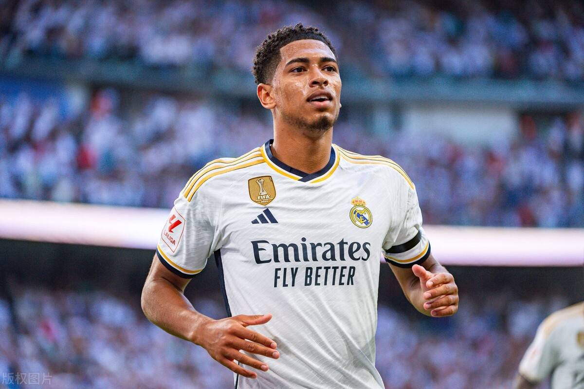 詹姆斯连续得分，逆转比赛节奏（詹姆斯连砍得分，改写比赛节奏）