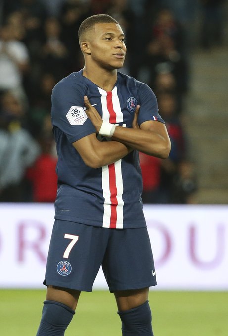 广东大胜广州！三外狂砍60分，王洪泽陈家政太香，徐杰划水！（广东轻取广州：三外援合砍60分，王洪泽陈家政抢眼，徐杰状态一般）