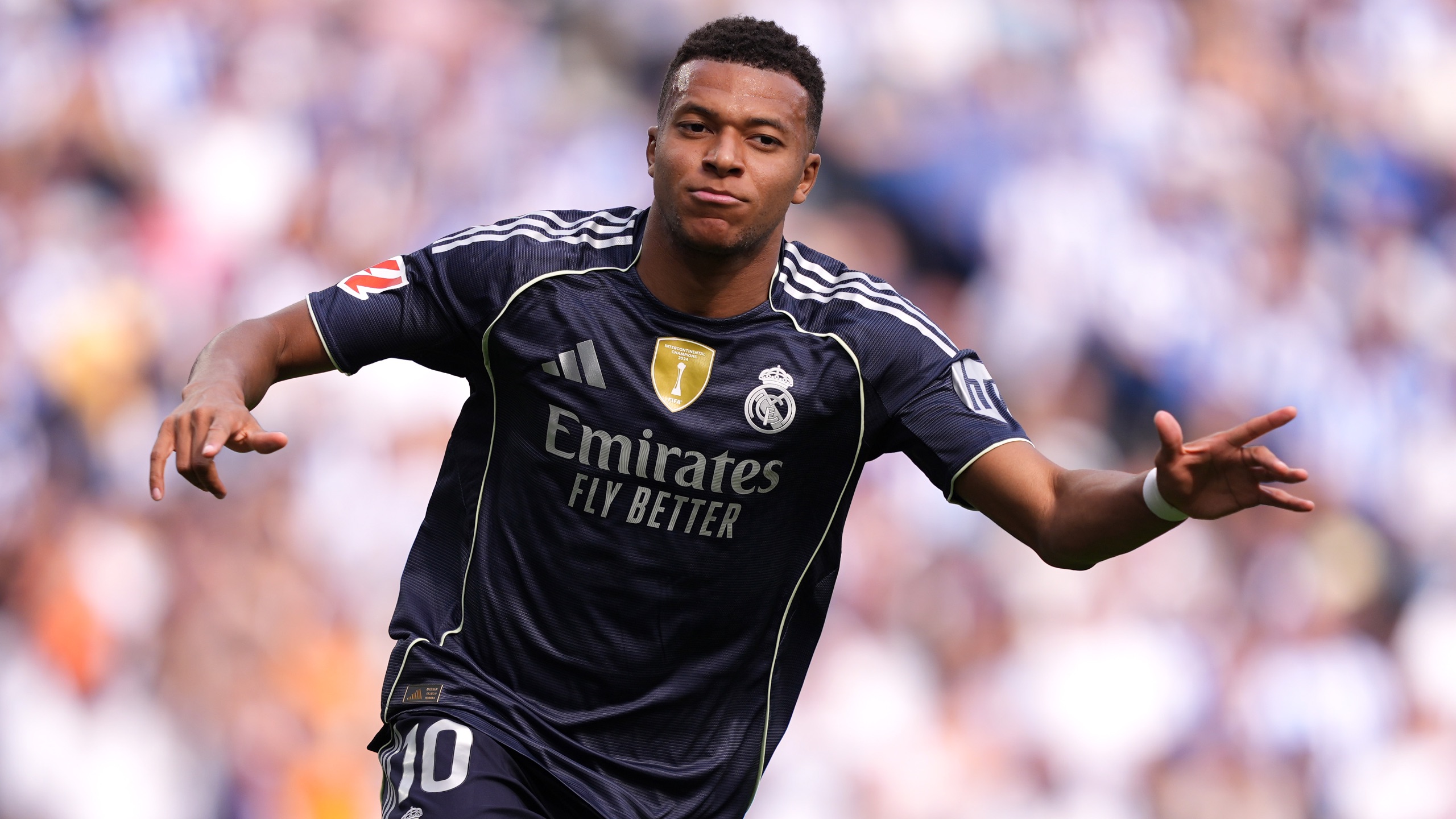 姆本扎：中国足球在精神层面需树立更坚定的目标，要重视青训（姆本扎：中国足球应在精神层面确立更明确目标，并重视青训）