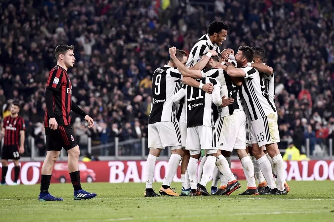 萨拉赫称俱乐部将其当替罪羊，新闻官反应愕然（萨拉赫称遭俱乐部当替罪羊，新闻官当场愕然）