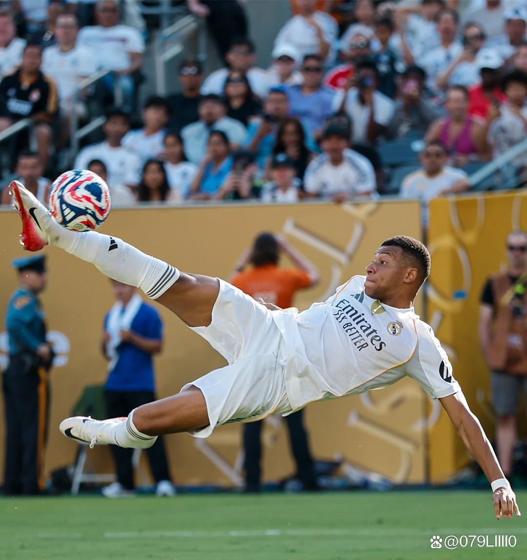 此前6场30+！爱德华兹今日半场仅出手5次贡献6分3失误（连6场30+后，爱德华兹今半场仅5次出手拿6分并有3失误）