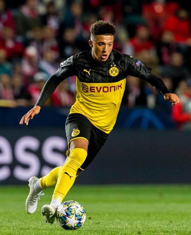 小麦惊天倒钩 苏格兰4-2丹麦晋级世界杯（小麦惊艳倒钩，苏格兰4-2击败丹麦晋级世界杯）