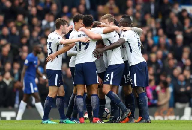 英媒：桑乔等4人将在曼联一线队回归后被下放至U21更衣室（英媒：桑乔等四人回归一线队后将被安排到U21更衣室）