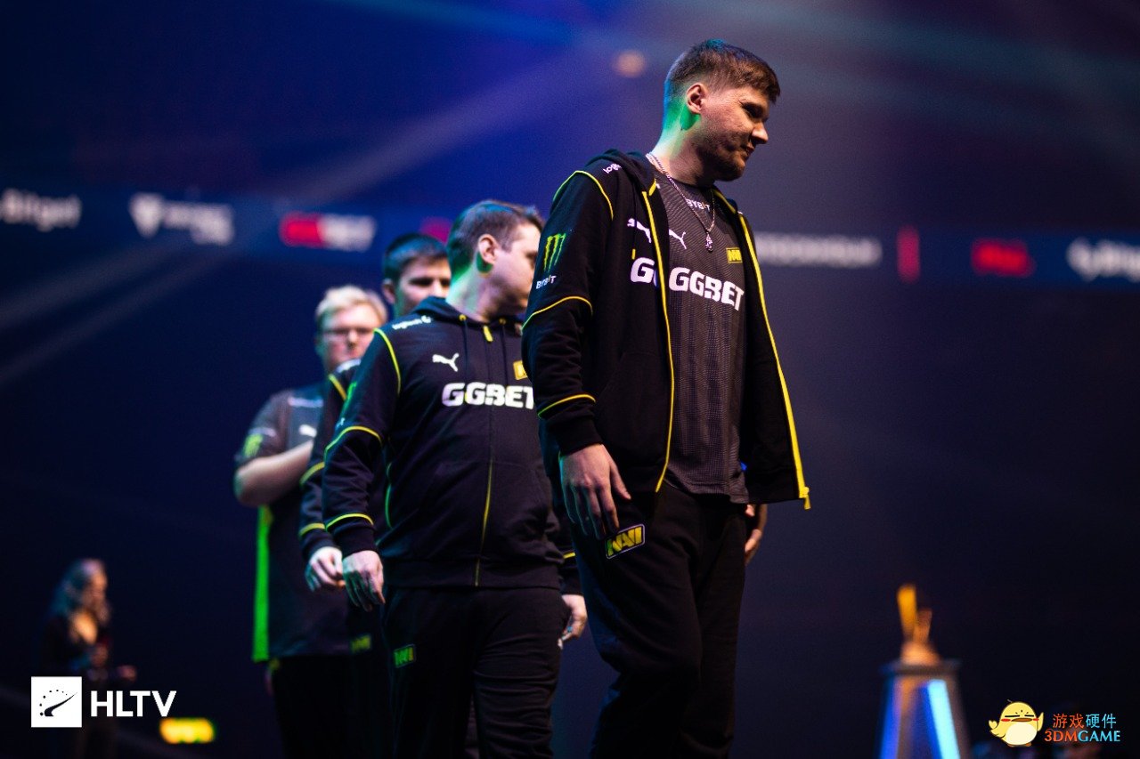 表现出了超 表现出了超